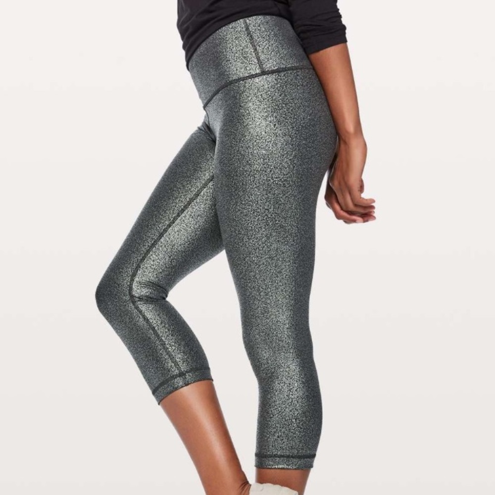 Lululemon Wunder Under Crop (Hi-Rise) *Full-On Luxtreme 21"
Luminosity Foil